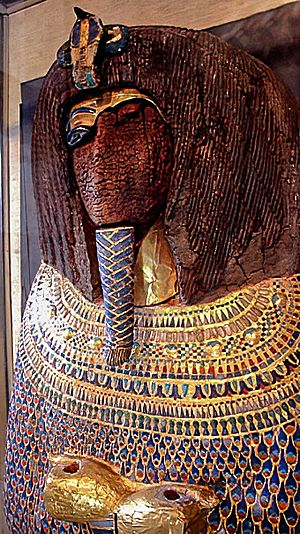 Archivo:KV55 sarcophagus (Cairo Museum)