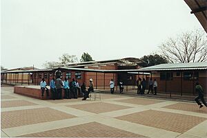 Archivo:Kgari sechele secondary school