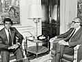 Leopoldo Calvo Sotelo se reúne con el presidente de Guinea Ecuatorial. Pool Moncloa. 13 de mayo de 1982