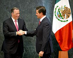 Archivo:Meade y Peña Nieto