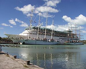 Archivo:Monarchoftheseas stjohnsantigua (4332302760)