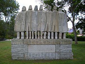 Archivo:Monumento aos emigrantes