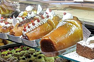 Archivo:Neapolitan rum baba