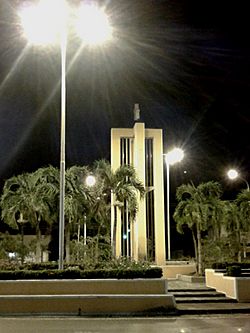 Archivo:Obelisco La Redoma. Tucupita, estado Delta Amacuro. Venezuela.