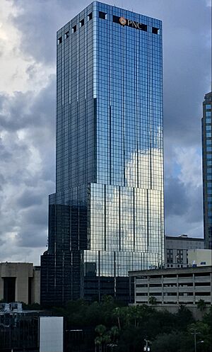 Archivo:PNCBuilding