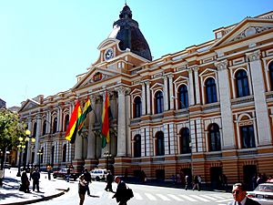 Archivo:Palacio del Congreso Nacional La Paz Bolivia