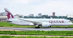 Archivo:Qatar Airways - A7-BCE - Boeing 787-8 Dreamliner - MSN 38323 - VGHS