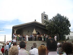 Archivo:Rezo de la salve a la Virgen de la Encina (8-9-06).Macotera