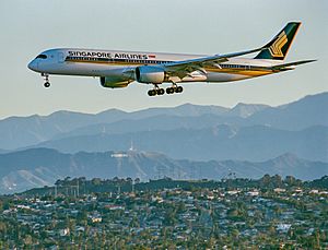 Archivo:SQ 9V-SGF Airbus A350-941ULR landing at LAX