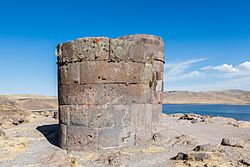 Urna funeraria, Sillustani, Perú, 2015-08-01, DD 99.JPG