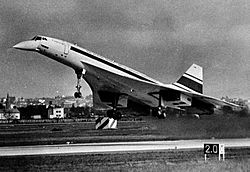 Archivo:02.03.69 1er vol de Concorde (1969) - 53Fi1931 - cropped