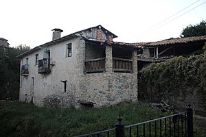 Archivo:141.Egea (Valle de Lierp) - Casa Albañil