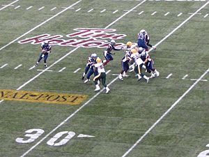 Archivo:Anthony Calvillo game action, 93rd Grey Cup
