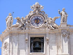 Archivo:Basilica di San Pietro facade - front left top