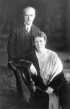 Archivo:Bertha und Gustav Krupp von Bohlen und Halbach, 1927