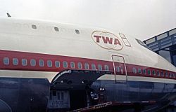 Archivo:Boeing 747-131, Trans World Airlines (TWA) JP7174508