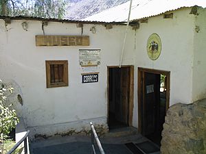 Archivo:Casa escuela rural de Montegrande