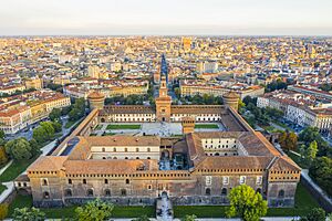 Archivo:Castello Sforzesco da alto