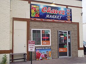 Archivo:Immigrant owned business Long Prairie