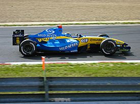 Archivo:Jarno Trulli 2004 Belgium