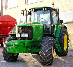 Archivo:John Deere tractor