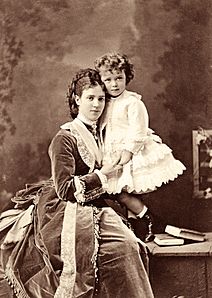 Archivo:Maria Fyodorovna and her son Niki