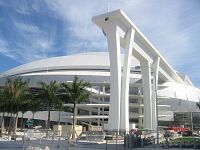 Archivo:Marlins Stadium near completion 3