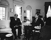 Archivo:President John F. Kennedy with Newly-appointed Ambassador of Trinidad and Tobago, Ellis Clarke (01)