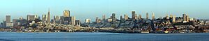 Archivo:SFDowntownPanoramaFromAlcatraz