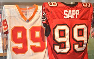 Archivo:Sapp HOF jerseys