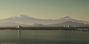 Archivo:Tenochtitlan, Tlatelolco and the vulcanoes by Thomas Kole