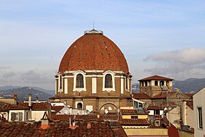 Archivo:Terrazza di via panzani 1, vista sulla cupola di san lorenzo