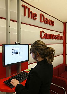 Archivo:The davos conversation