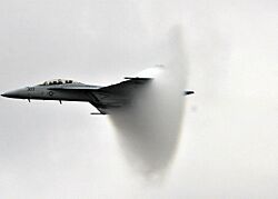 Archivo:US Navy 041113-N-4204E-512 An F-A-18F Super Hornet conducts a high-speed pass