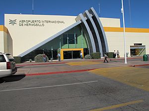 Archivo:Aeropuerto de Hermosillo 2
