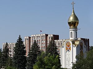 Archivo:Architectural Detail - Tiraspol - Transnistria - 01 (35982734024)