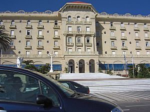 Archivo:Argentino Hotel de Piriápolis