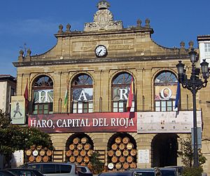 Archivo:Ayuntamiento en Fiestas - Haro - La Rioja