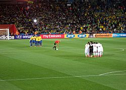 Archivo:Brazil & Chile match at World Cup 2010-06-28 8