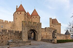 Archivo:Ciudadela, Carcasona, Francia, 2023-01-08, DD 22-24 HDR