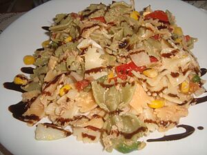Archivo:Ensalada de pasta