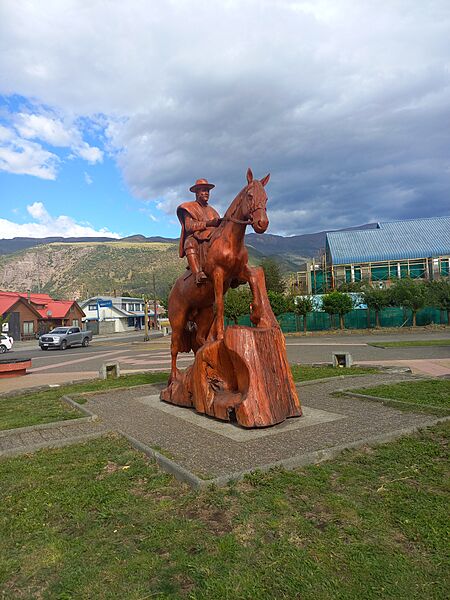 Estatua Plaza Lonquimay