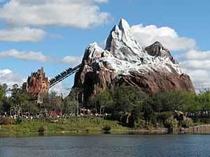 Archivo:Expedition Everest