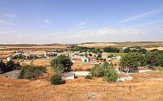 Huelves, vista general de la población.jpg
