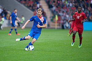 Archivo:Ivan Strinic - Croatia vs. Portugal, 10th June 2013