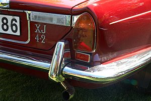 Archivo:Jaguar XJ 4.2 (1976) rear right end