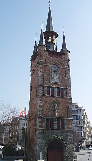 Archivo:Kortrijk Belfry