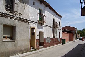 Archivo:La Pedraja de Portillo arquitectura popular lou