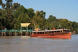 Archivo:Lancha Colectiva del Delta del Paraná