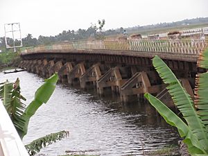 Archivo:Le pont de Porto Novo 01